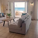 Amazing Beachfront In Διαμέρισμα *