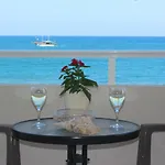 Διαμέρισμα Amazing Beachfront In Χερσόνησος