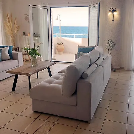 Amazing Beachfront In דירה *