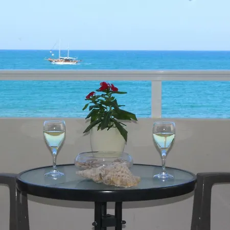 Апартаменты Amazing Beachfront In Херсониссос